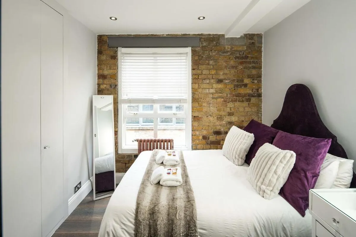 Huge Penthouse Retreat Next To Old Street Station Apartment London