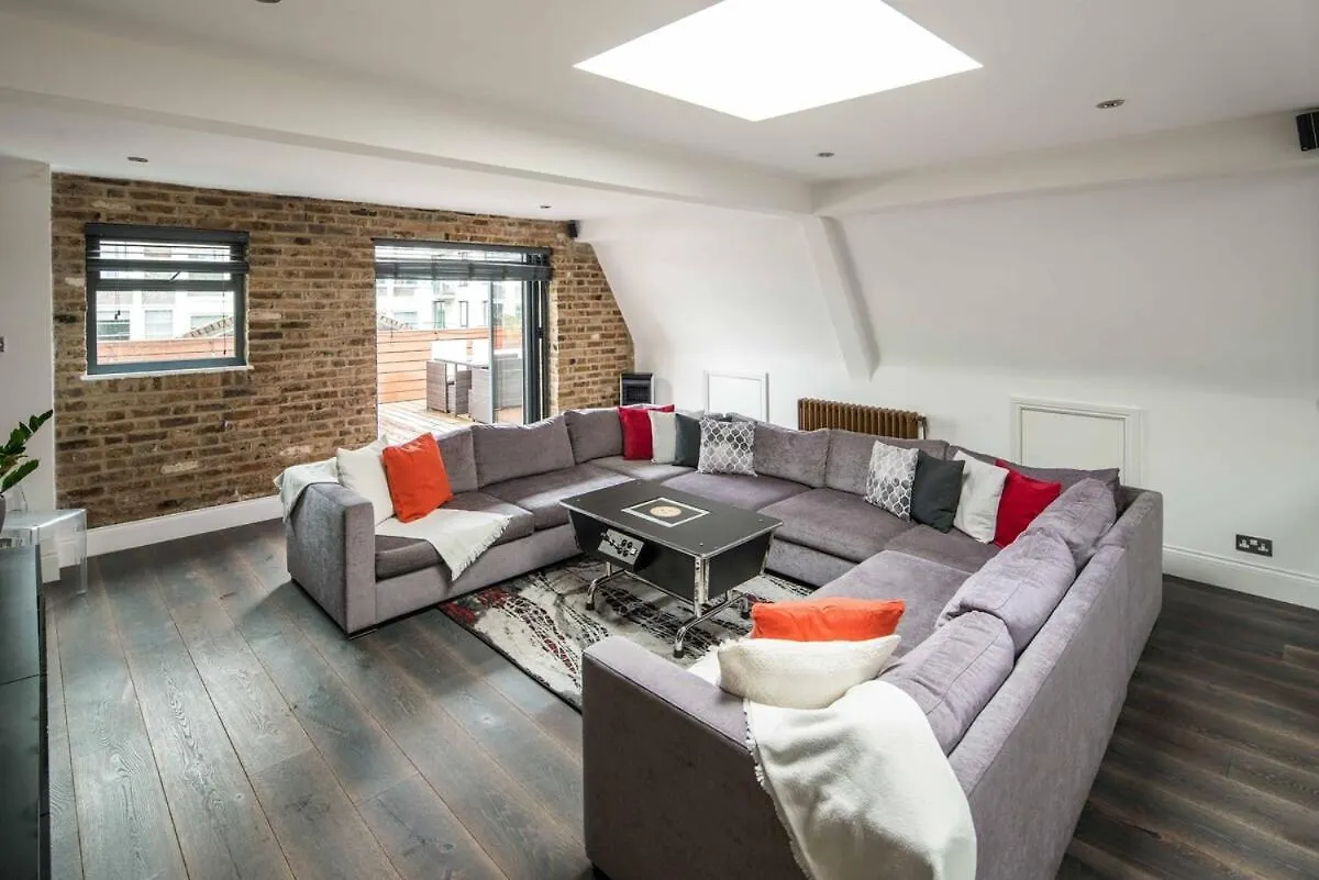 Huge Penthouse Retreat Next To Old Street Station Apartment London