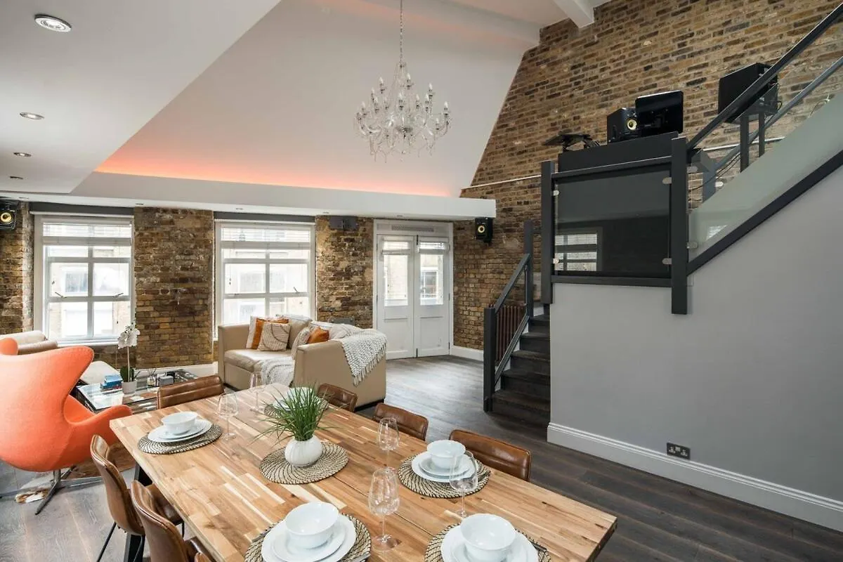 Huge Penthouse Retreat Next To Old Street Station Apartment London